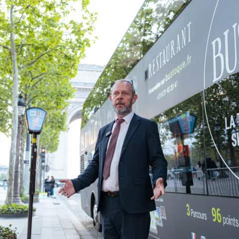 bus tour Paris France