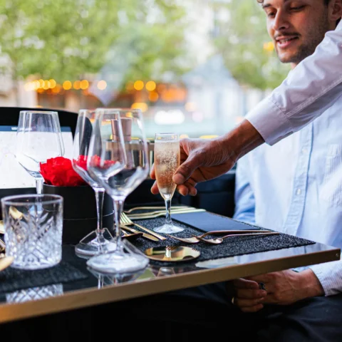 bus tour Paris France